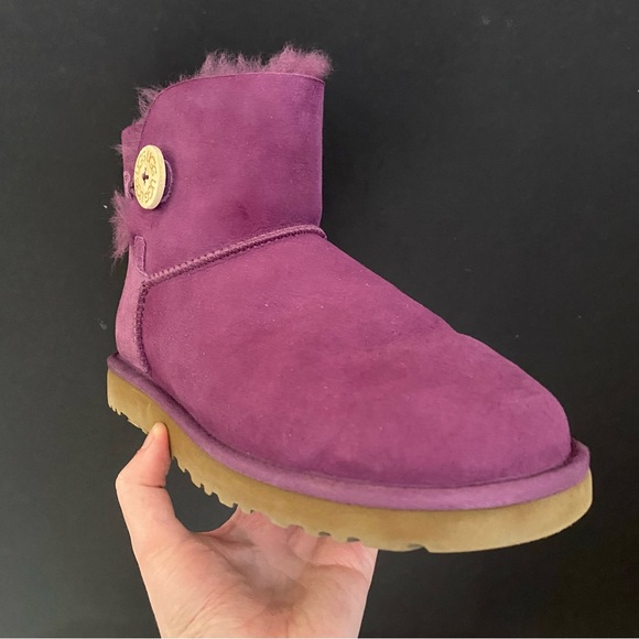 UGG Mini UGGs Boots "Mini Bailey" with Button - Picture 5 of 11